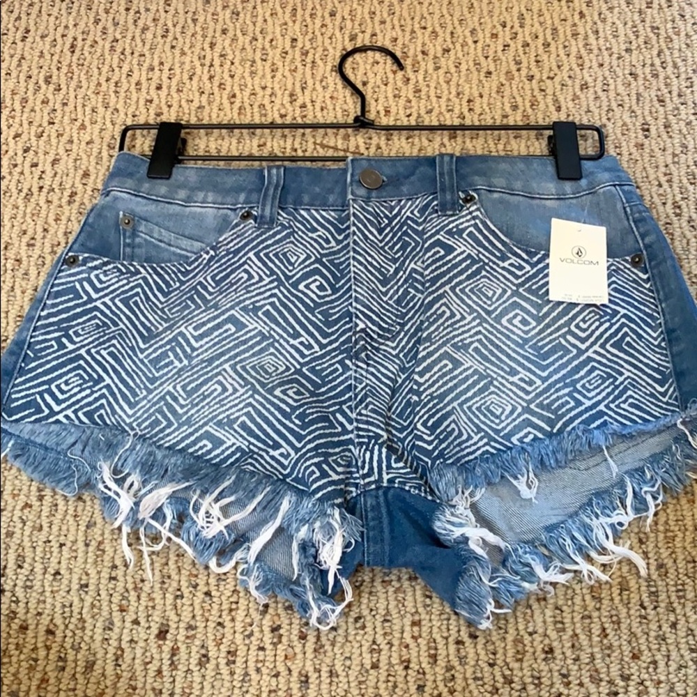 volcom boyfriend jean short white geometric design